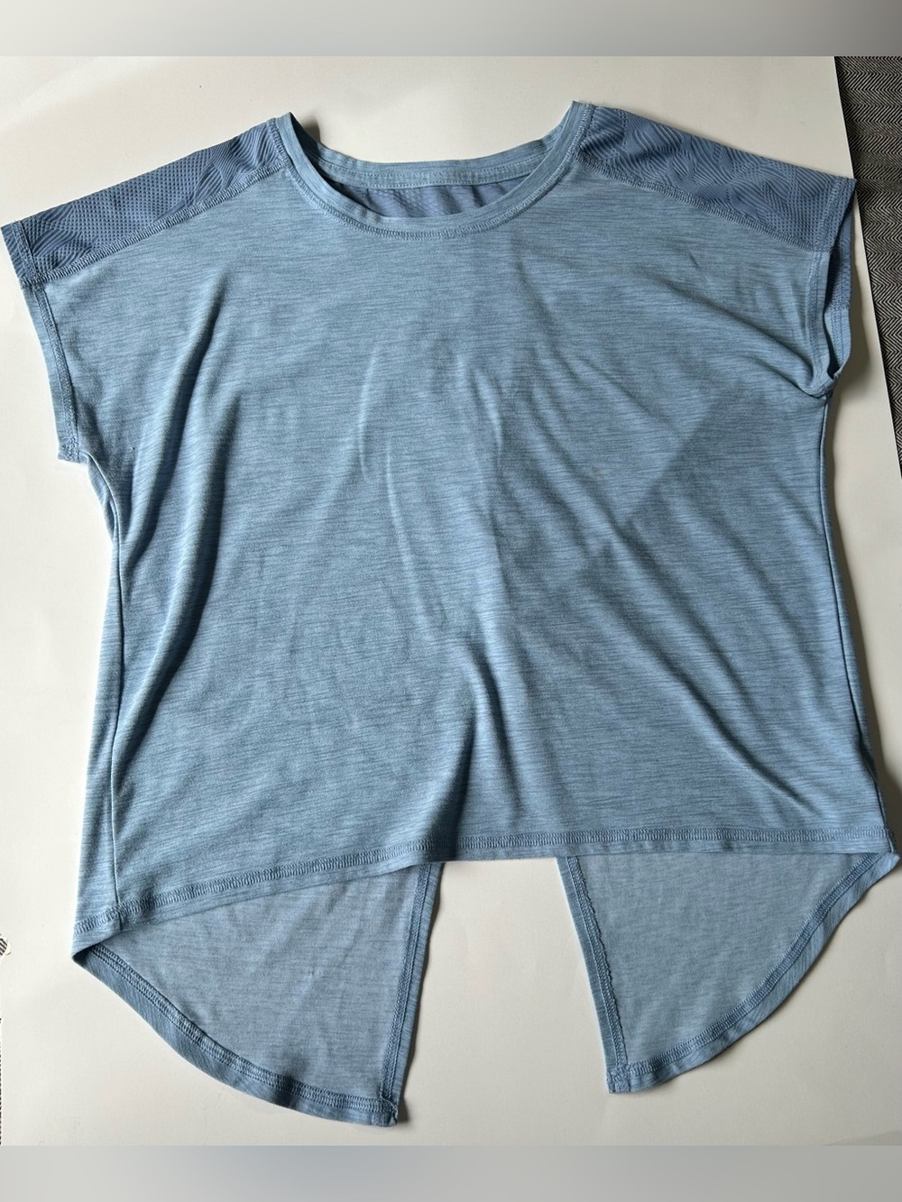 🔥4 for $25 Light Blue Athletic Short-Sleeve High-Low Tee